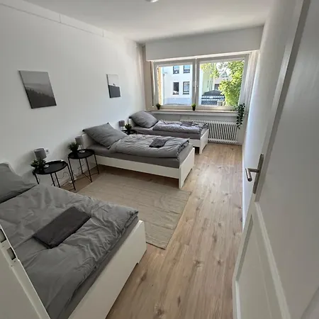 Appartement Sehr Schoenes, Grosses Und Moebliertes *